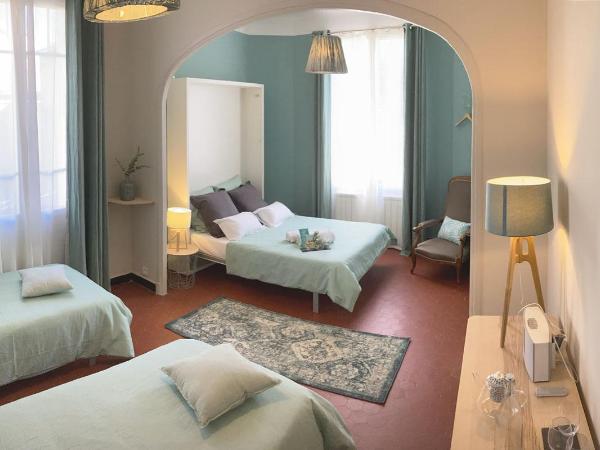 VILLA PRESENCE - Chambres d'hôtes - Activités bien-être : photo 5 de la chambre chambre quadruple avec salle de bains privative séparée