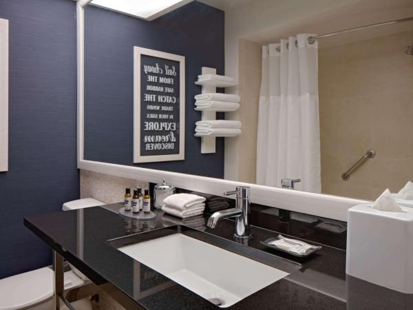 Hyatt Regency Mission Bay Spa and Marina : photo 1 de la chambre suite lit king-size