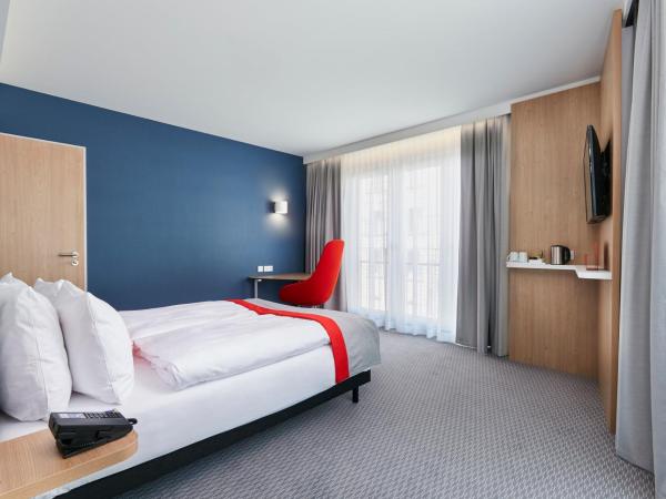 Holiday Inn Express - Berlin - Alexanderplatz, an IHG Hotel : photo 5 de la chambre chambre double - accessible aux personnes à mobilité réduite 