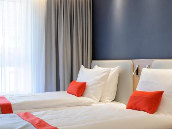 Holiday Inn Express - Berlin - Alexanderplatz, an IHG Hotel : photo 8 de la chambre chambre lits jumeaux standard