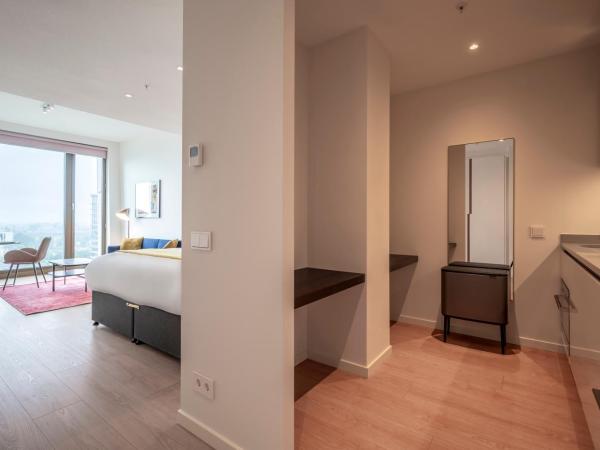 PREMIER SUITES PLUS Amsterdam : photo 4 de la chambre loft