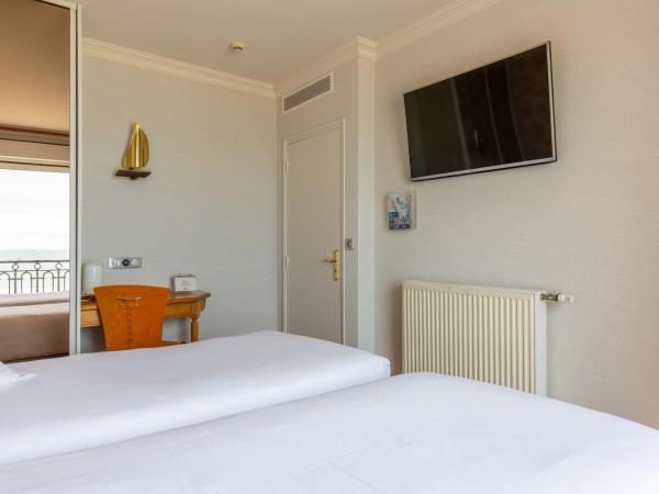 Hotel Kyriad Saint Malo Centre Plage : photo 6 de la chambre chambre double supérieure - vue sur mer