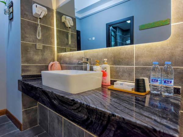 Chongqing Ouranjian Lake View Guesthouse : photo 6 de la chambre chambre lits jumeaux