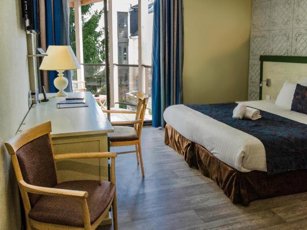 Au Grand Hôtel de Sarlat - Pavillon de SELVES : photo 1 de la chambre chambre double ou lits jumeaux supérieure avec terrasse