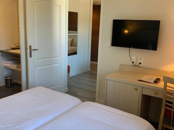 Au Grand Hôtel de Sarlat - Pavillon de SELVES : photo 4 de la chambre suite familiale