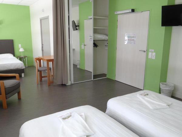 Hostellerie Bon Pasteur : photo 4 de la chambre chambre triple premium - accessible aux personnes  mobilit rduite
