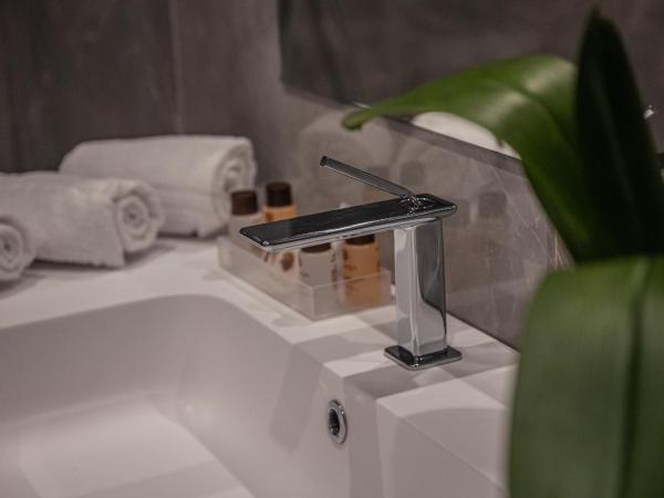 Hotel Continental : photo 5 de la chambre chambre double deluxe - vue latérale sur mer