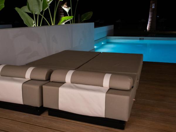 Iperion Beach Hotel : photo 9 de la chambre chambre double supérieure avec piscine privée - vue sur mer