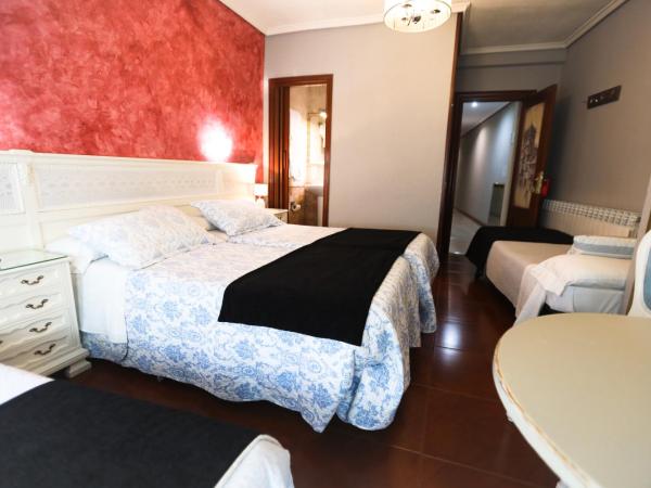 Hostal Goya Suites : photo 2 de la chambre chambre double ou lits jumeaux