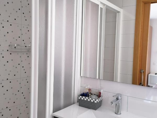 Hostal Adelia : photo 8 de la chambre chambre double ou lits jumeaux