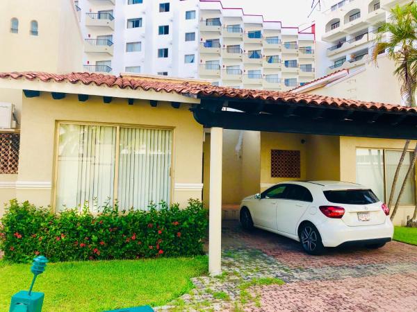 VILLA PARA 5 Personas 4 adultos y 1 Menor En HOTEL TSORO IXTAPA WIFI GRATIS : photo 4 de la chambre chambre quadruple - vue sur jardin