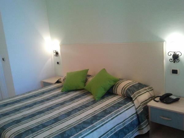 Jonic Hotel Mazzarò : photo 3 de la chambre chambre double - vue sur jardin