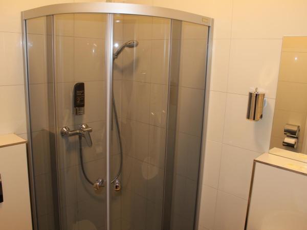 Lovely Studio Cologne West - Neues Momomotel : photo 8 de la chambre chambre double