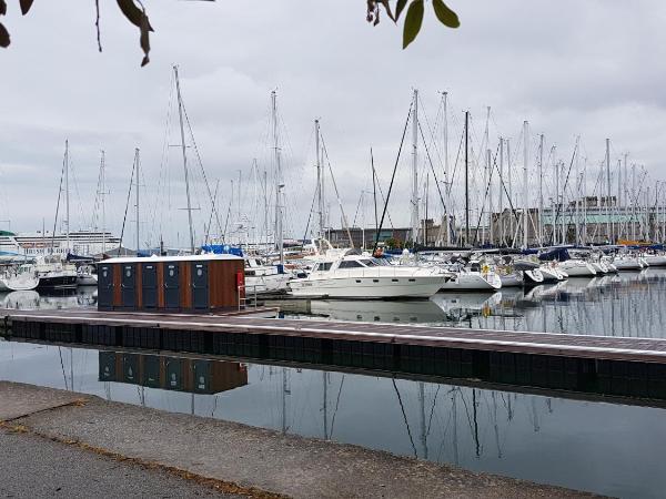 BOAT APPART TITANIC Cherbourg motor yacht à quai ROSE STAR : photo 9 de la chambre bateau