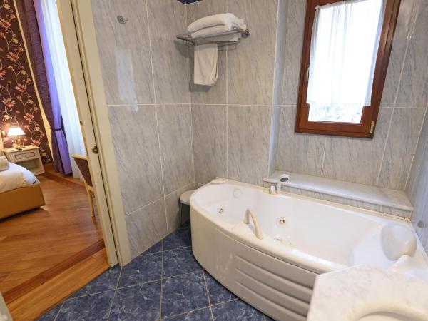 Relais La Corte di Cloris : photo 5 de la chambre suite 1 chambre avec canapé-lit