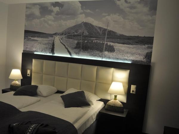 Villa Karpacz : photo 1 de la chambre chambre triple avec balcon