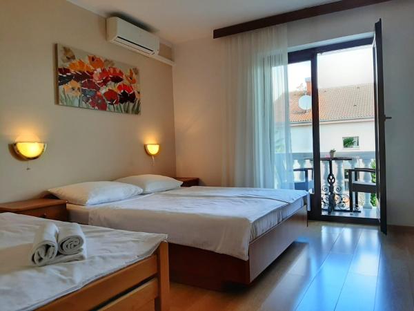 Guest House Katarina : photo 4 de la chambre chambre triple