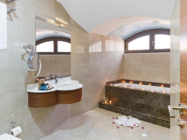 Hurry Inn Merter Istanbul : photo 8 de la chambre suite deluxe avec lit king-size