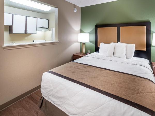 Extended Stay America Suites - Houston - Northwest - Hwy 290 - Hollister : photo 8 de la chambre studio de luxe avec 1 lit queen-size - non-fumeurs