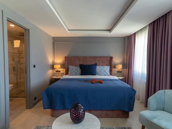 Malta Bosphorus Hotel : photo 2 de la chambre chambre double deluxe - vue latérale sur mer