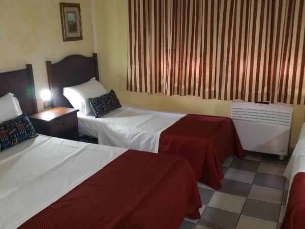 Hotel Chopin : photo 7 de la chambre chambre quadruple