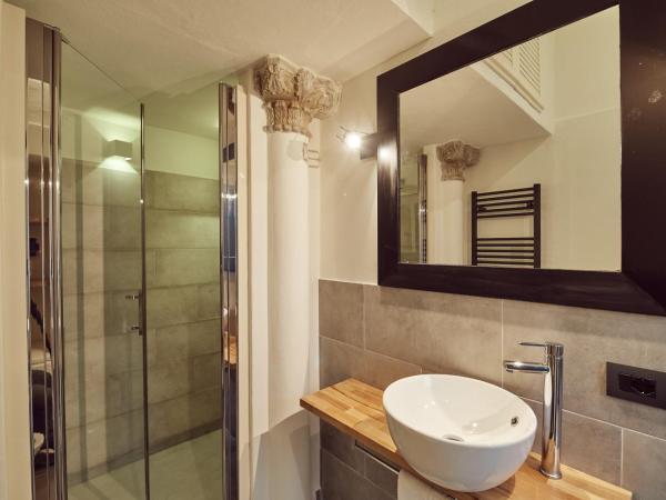 L' Hôtellerie Easy Suites : photo 6 de la chambre chambre quadruple