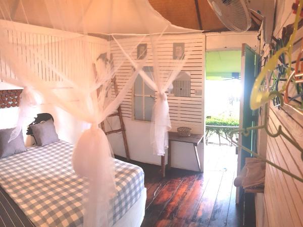 Kohchang 7 Guest House : photo 3 de la chambre bungalow avec ventilateur