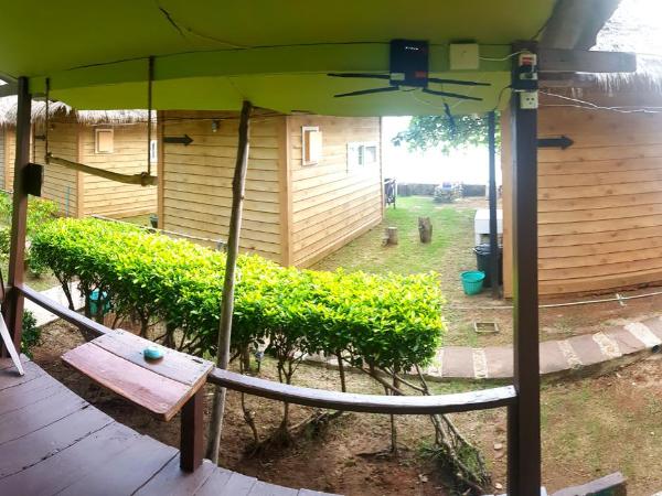 Kohchang 7 seaview bungalow : photo 3 de la chambre bungalow avec ventilateur