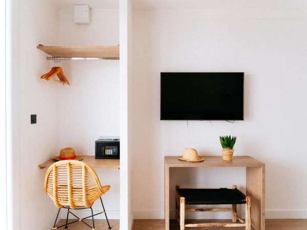 Hôtel Casa Marina : photo 1 de la chambre chambre lit queen-size - vue sur jardin