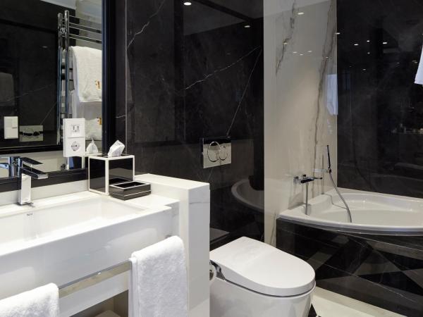 Hotel Boutique Villa Favorita : photo 6 de la chambre chambre double avec vue panoramique sur la mer