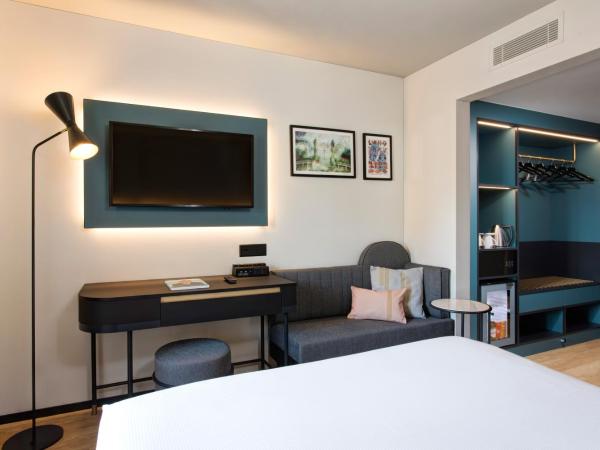 LUGANODANTE - We like you : photo 4 de la chambre chambre double ou lits jumeaux plus avec climatisation