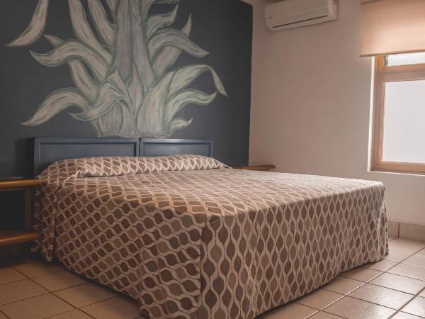 Hotel Aurora : photo 3 de la chambre chambre double avec 2 lits doubles