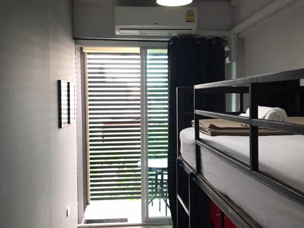 BB House Budget & Boutique : photo 10 de la chambre hébergement privé avec 2 lits superposés et balcon