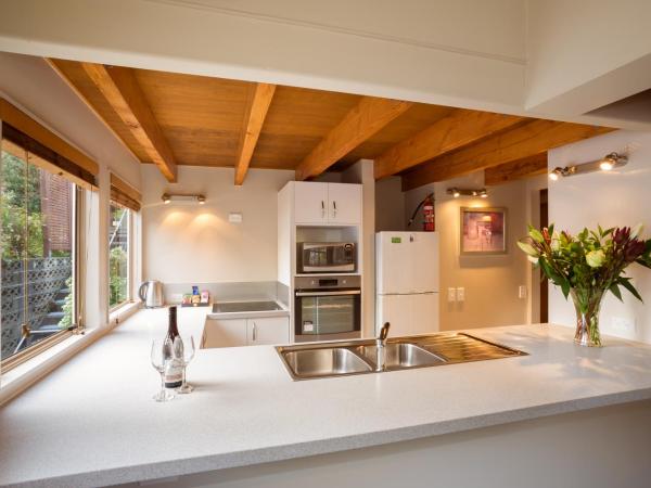 Cranbury Court Apartments : photo 10 de la chambre appartement - vue sur lac