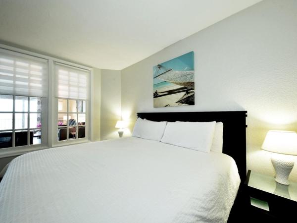 Sun Tower Hotel & Suites on the Beach : photo 4 de la chambre suite lit king-size – côté océan