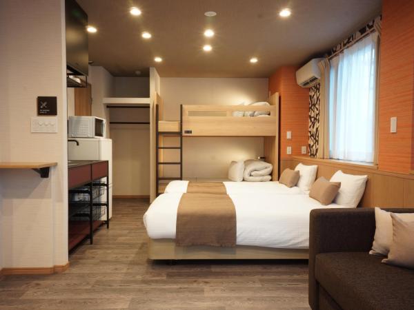 WIRES HOTEL James zaka : photo 5 de la chambre chambre quintuple