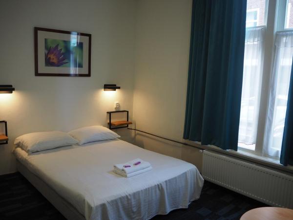 Euphemia Budget Old City Canal Zone : photo 5 de la chambre chambre double avec salle de bains privative