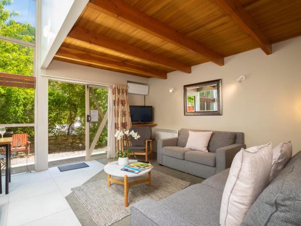 Cranbury Court Apartments : photo 9 de la chambre appartement 2 lits avec vue sur cour