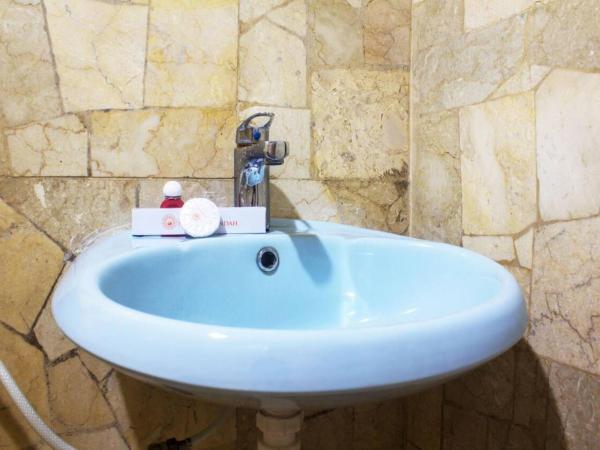 New Priok Indah Syariah Hotel : photo 8 de la chambre chambre double supérieure