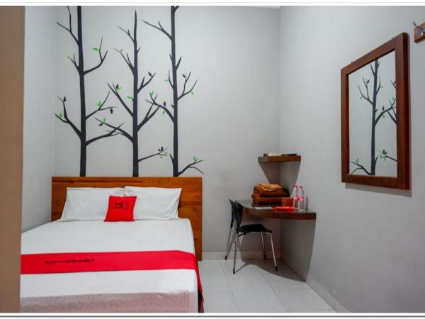 RedDoorz near Jogja Expo Center 2 : photo 7 de la chambre chambre double