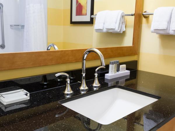 Pinnacle Hotel Harbourfront : photo 2 de la chambre hébergement 2 lits doubles - côté ville