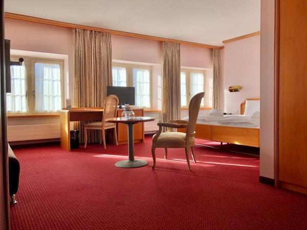 Thermal Hotels & Walliser Alpentherme Leukerbad : photo 1 de la chambre chambre familiale