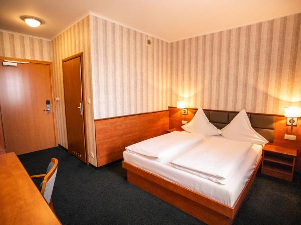 Premium Hotel Bacero Wrocław : photo 2 de la chambre chambre double - vue sur escalier