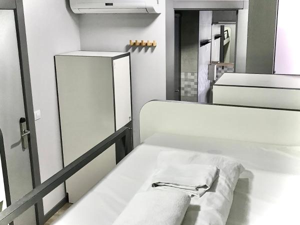 Quartier Bilbao Hostel : photo 5 de la chambre lit dans dortoir pour femmes de 4 lits