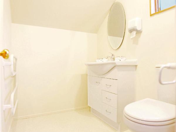 Cranbury Court Apartments : photo 7 de la chambre appartement - vue sur lac