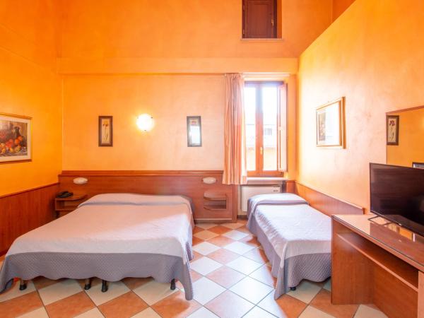 Hotel Antica Fonte : photo 1 de la chambre chambre triple