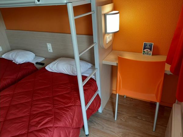 Premiere Classe Carcassonne : photo 4 de la chambre chambre triple (1 lit double et 1 lit simple)