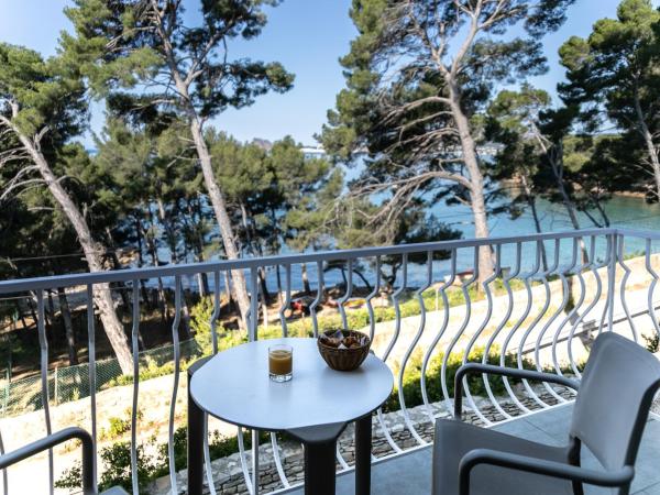 Hôtel Corniche du Liouquet : photo 2 de la chambre chambre supérieure avec terrasse - vue sur mer