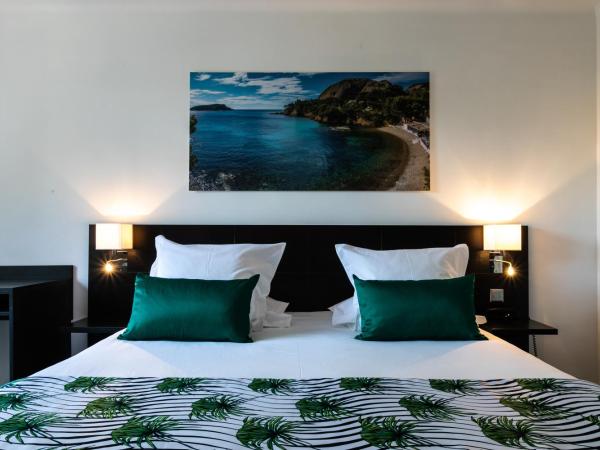 Hôtel Corniche du Liouquet : photo 7 de la chambre chambre supérieure avec terrasse - vue sur mer