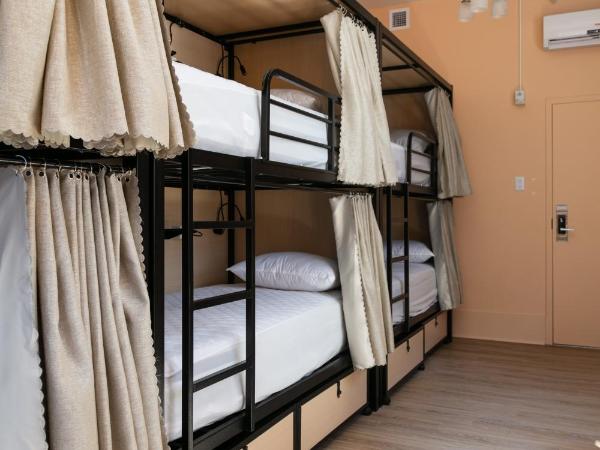 Auberge Jeunesse QBEDS Hostel : photo 4 de la chambre dortoir mixte de 6 lits